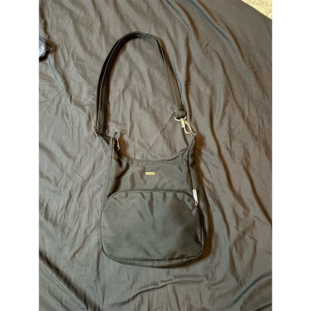 Travelon Anti-Theft Crossbody Messenger Bag Womens Small Black RFID travel purse